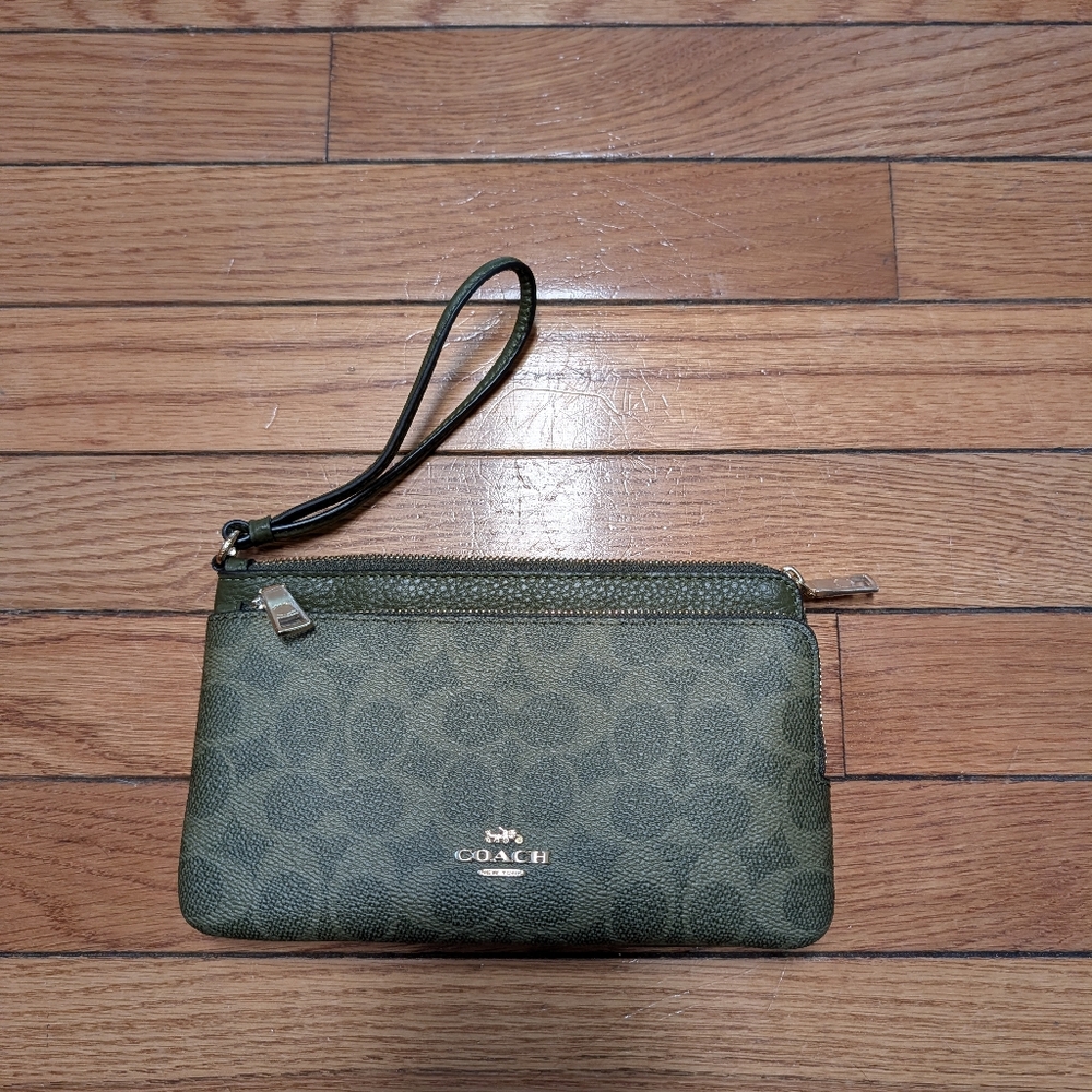 Coach Olive Signature Leather Wristlet with Gold Logo
